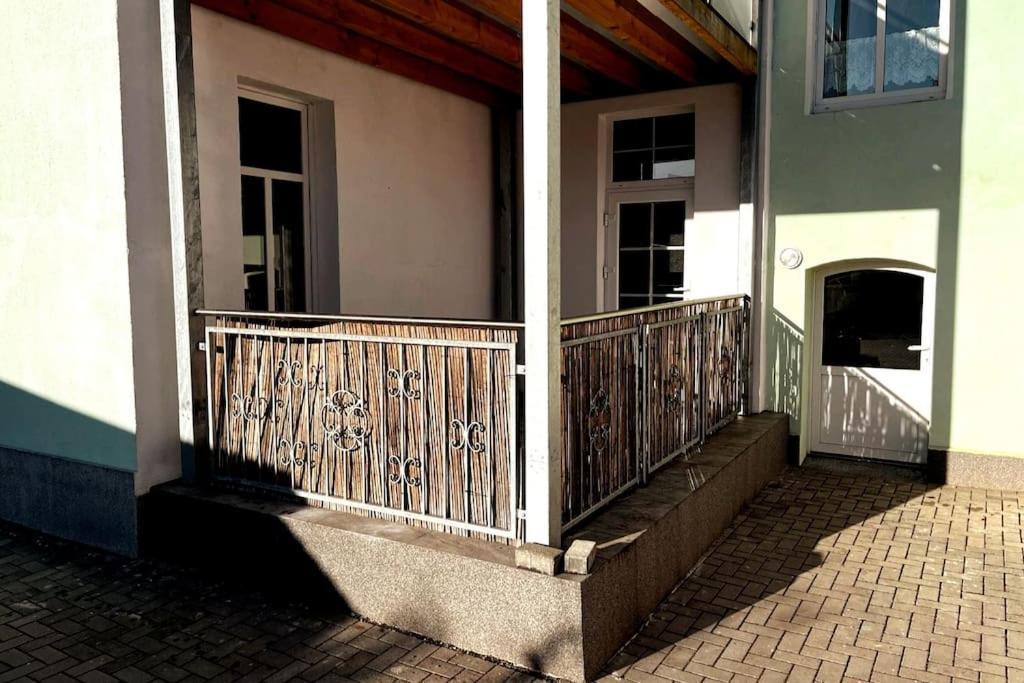 Apartment Fuer Bis Zu 7 Personen Mit Balkon Halberstadt Exterior foto