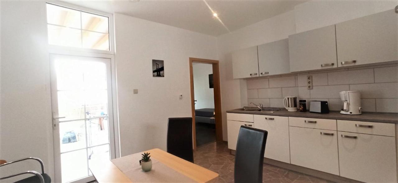 Apartment Fuer Bis Zu 7 Personen Mit Balkon Halberstadt Exterior foto